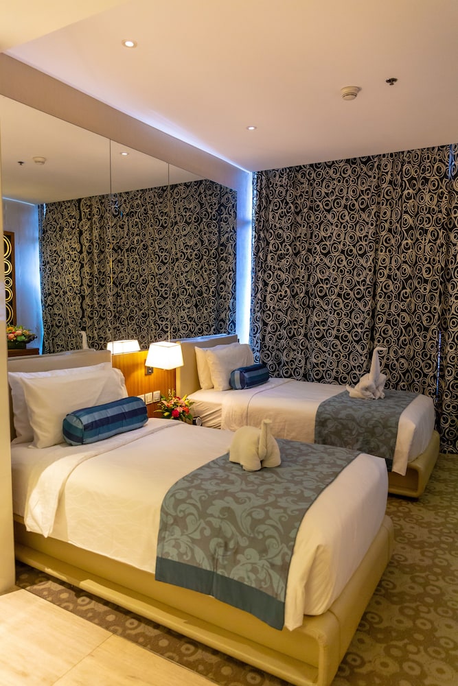 Standard Room, 2 Twin Beds, Park View - Photo 15