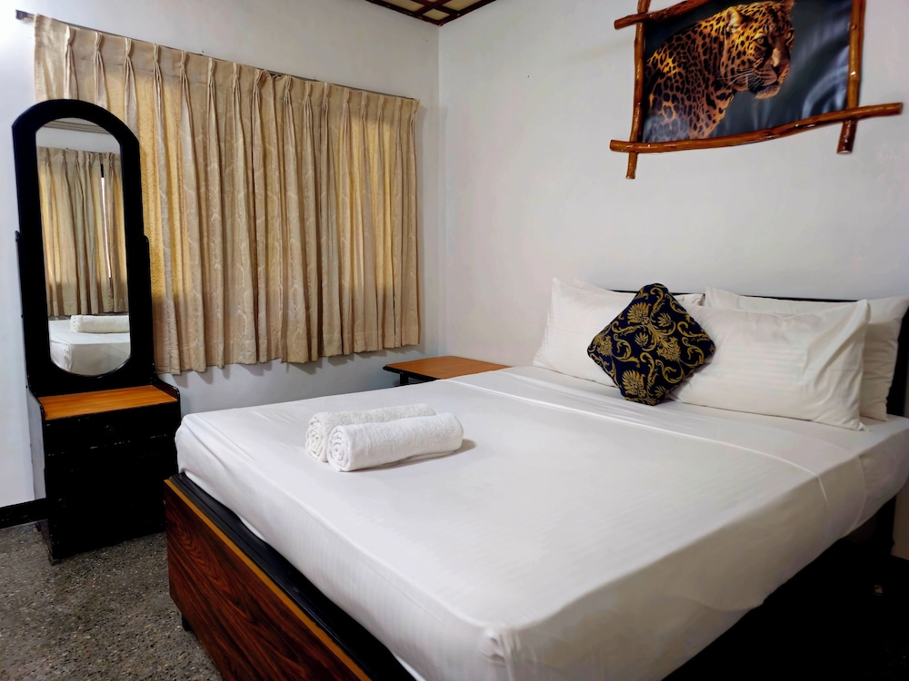 Standard Double Room, Garden View