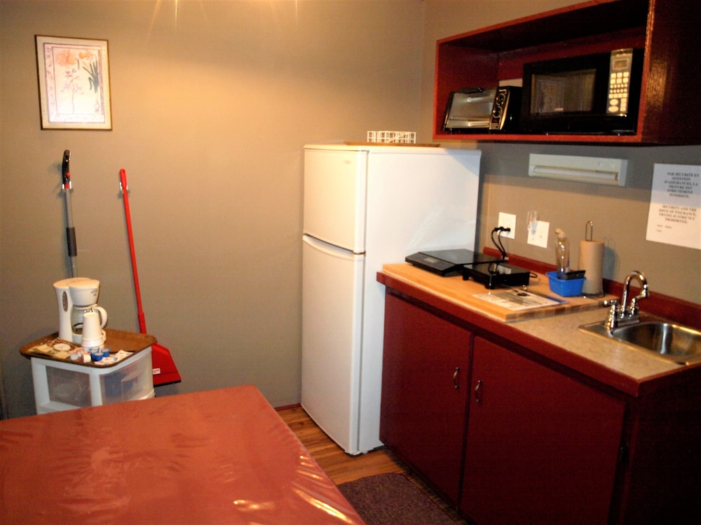 Classic Studio, Multiple Beds, Private Bathroom, Sea View photo 2