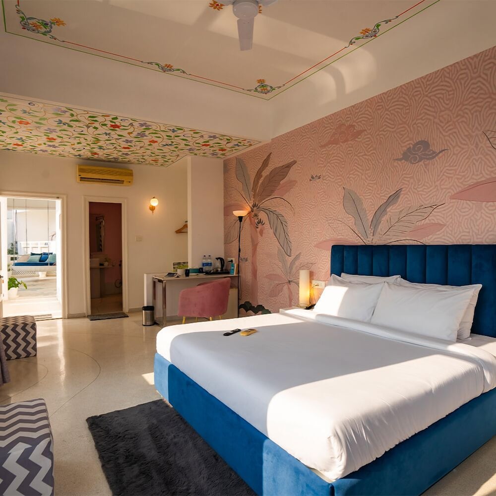 King Room with Balcony - Photo 1