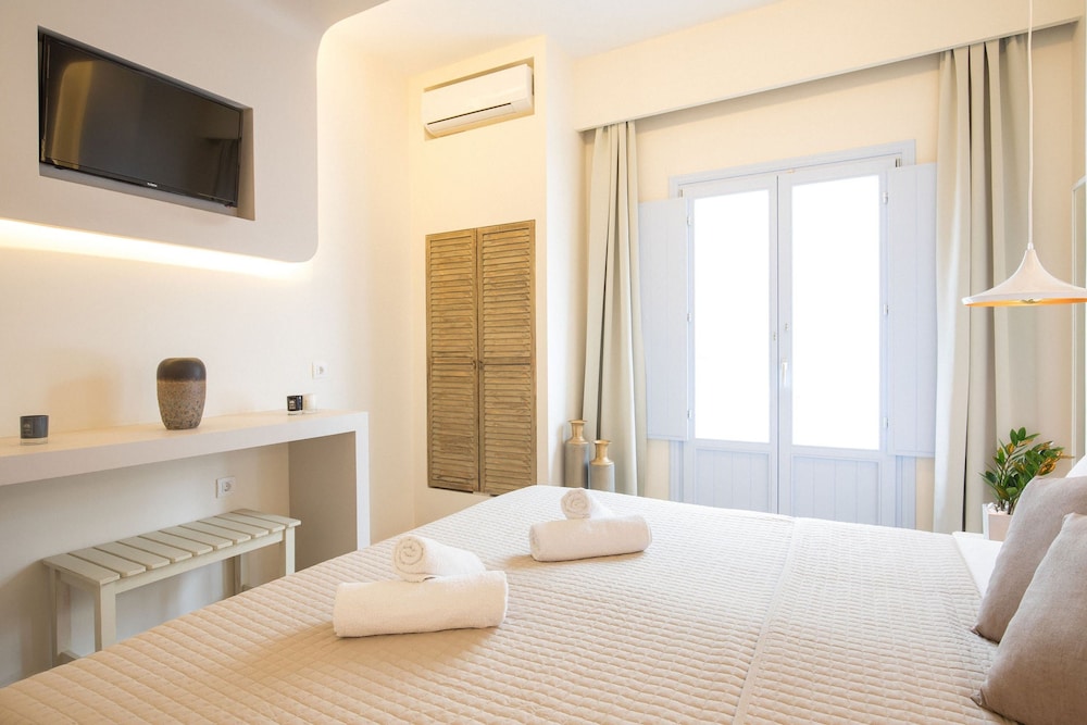 Double or Twin Room photo 3