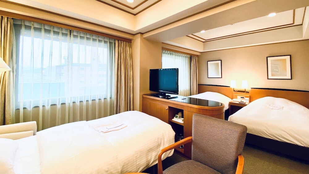 Suite Twin Room, Non Smoking - Photo 3