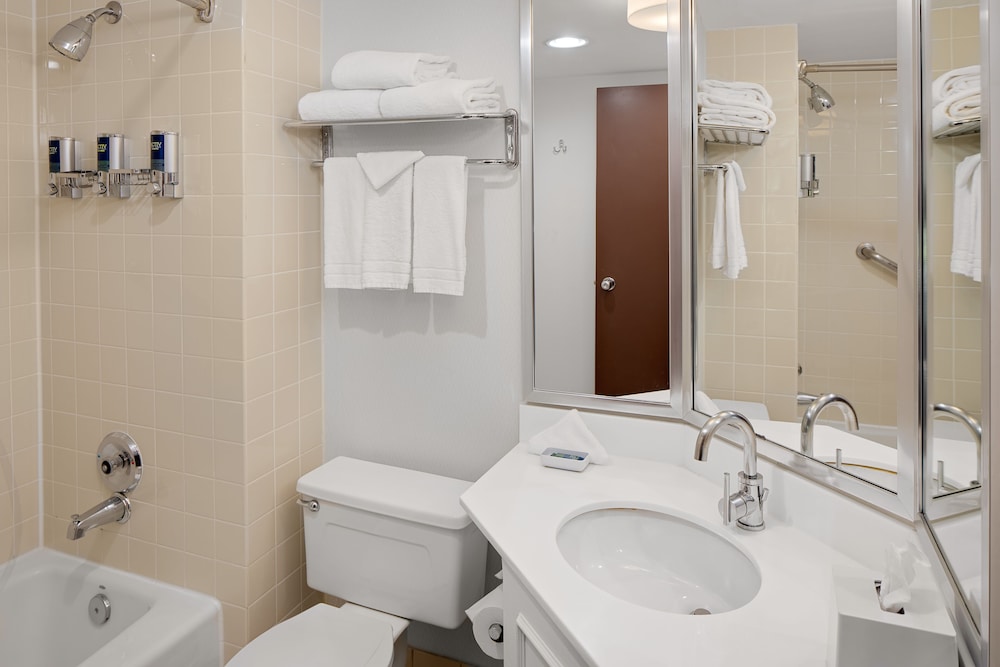 Room, 1 Queen Bed, Accessible, Non Smoking - Photo 2