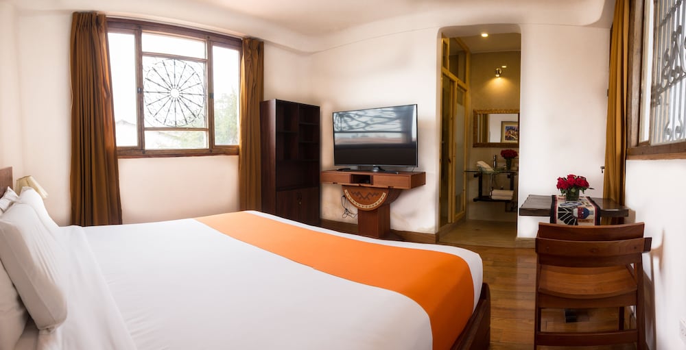 Superior Room, 1 King Bed photo 2