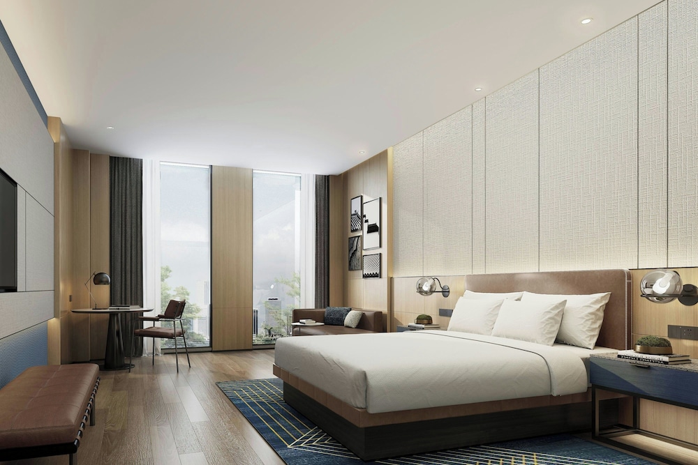 Classic Room, 1 King Bed, City View