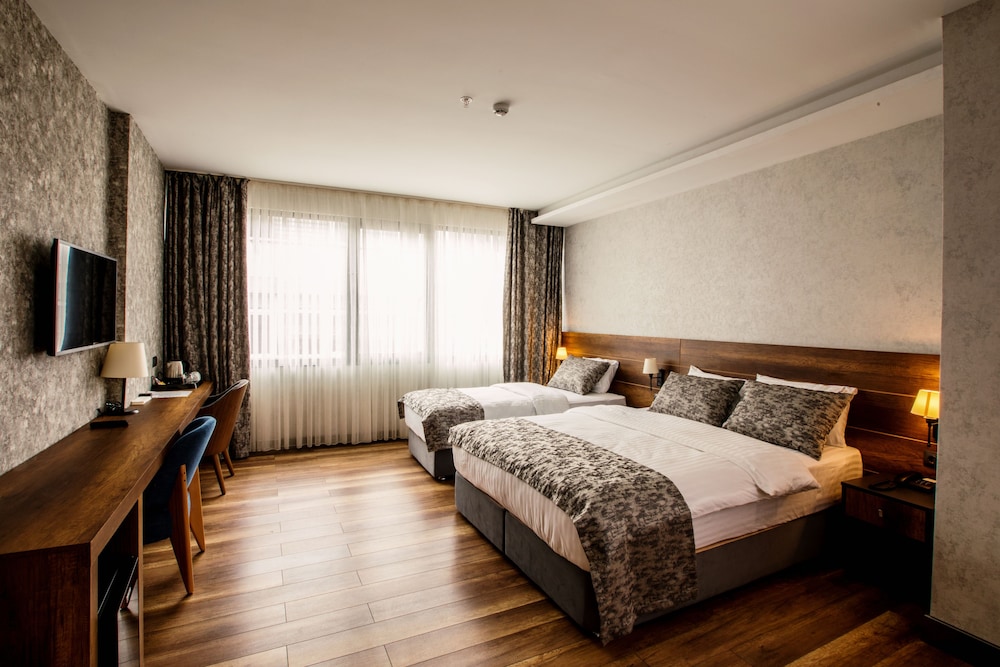 Superior Triple Room, 1 Bedroom, Garden View photo 3