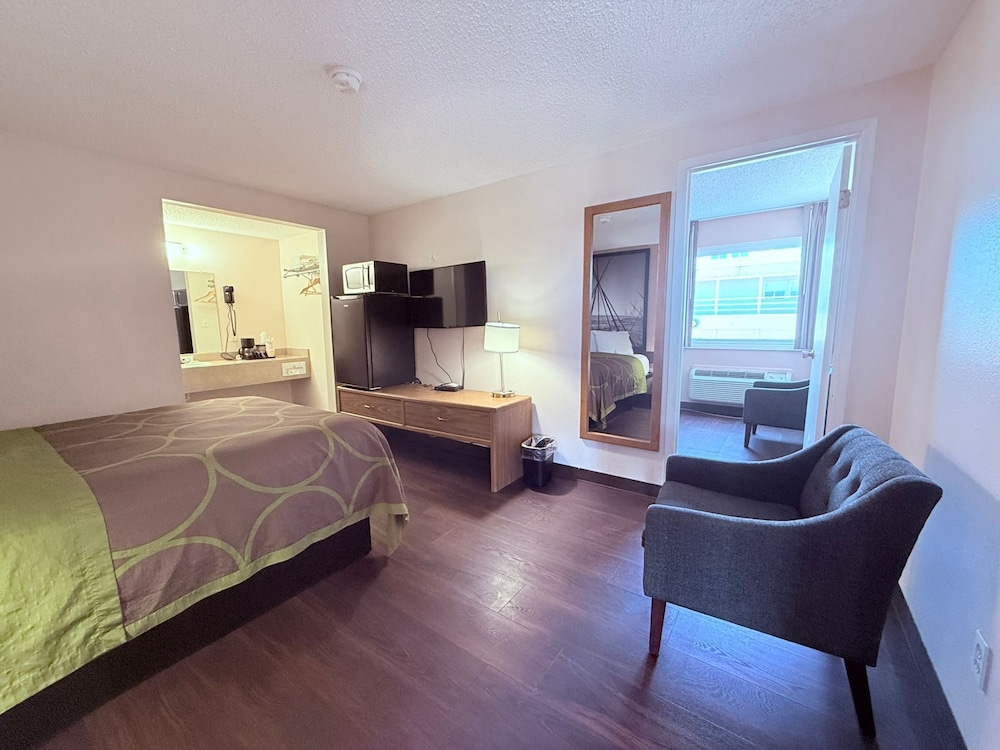 Family Room, Multiple Beds, Non Smoking photo 3
