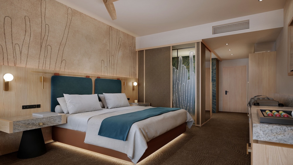 Junior Suite Pool View King