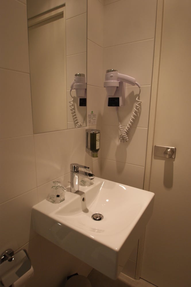 Classic Double Room - Photo 8