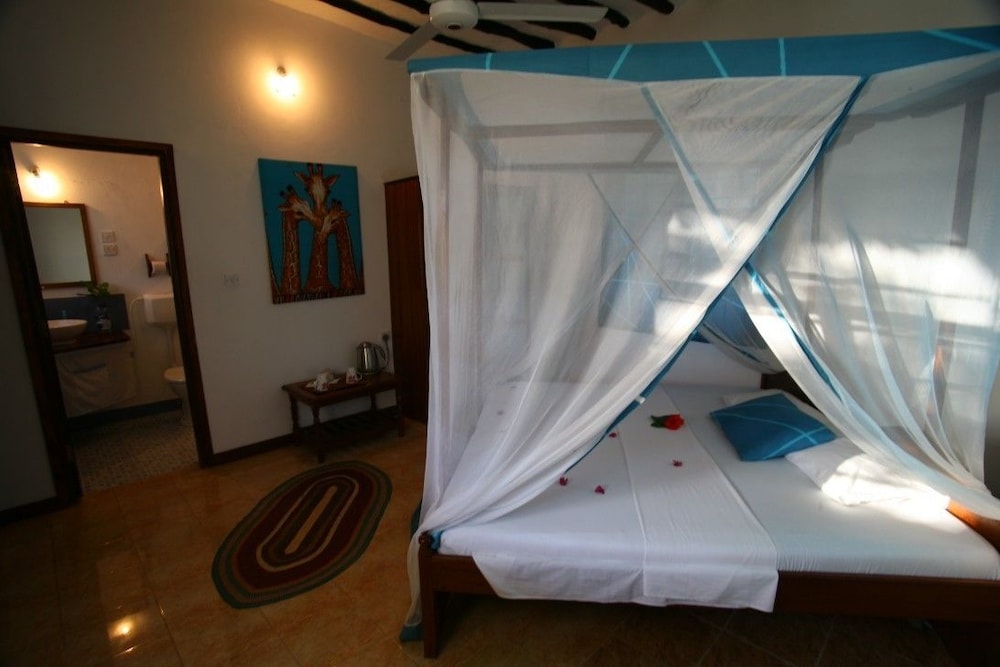 Classic Double Room, 1 King Bed, Non Smoking, Ocean View photo 1