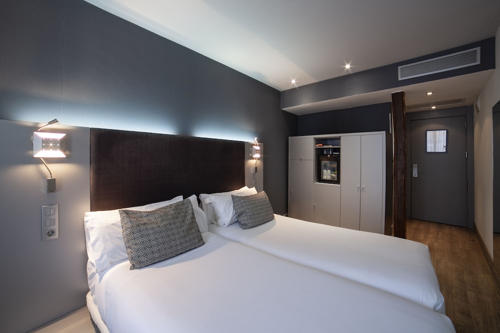 Standard Double Room - Photo 6