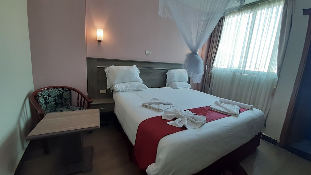 Standard King Room photo 1