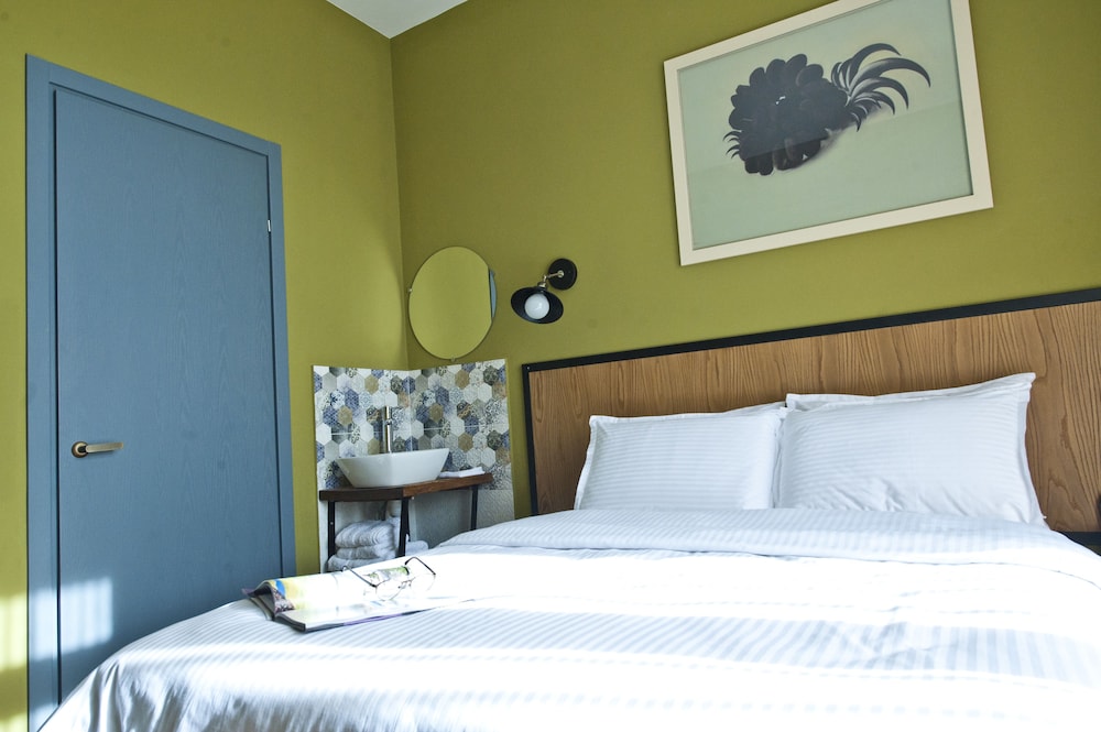 Double Room, 1 Queen Bed photo 3