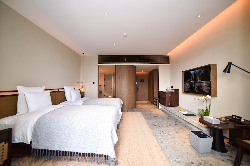 Deluxe Twin Bed Room - Photo 1
