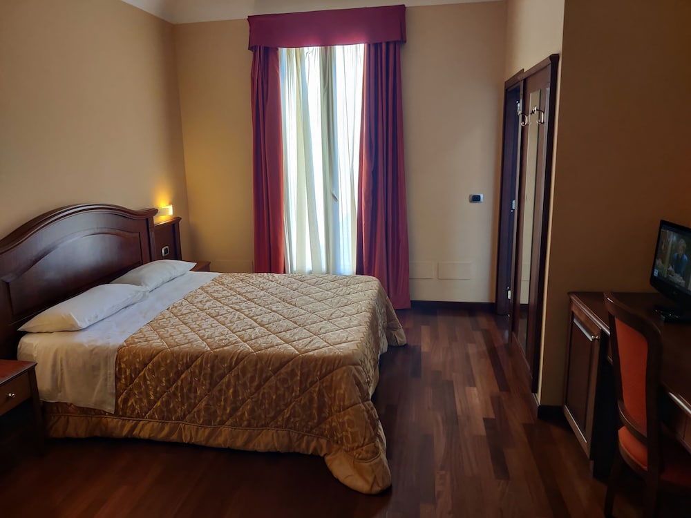 Standard Double Room Single Use photo 1