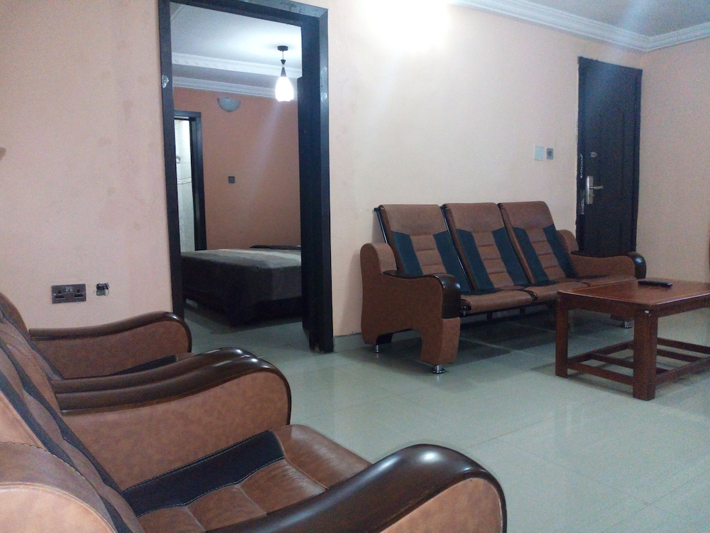 Deluxe Suite, 1 Queen Bed, Non Smoking photo 2