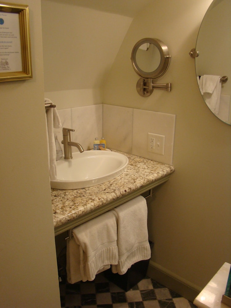 Room 8 photo 2