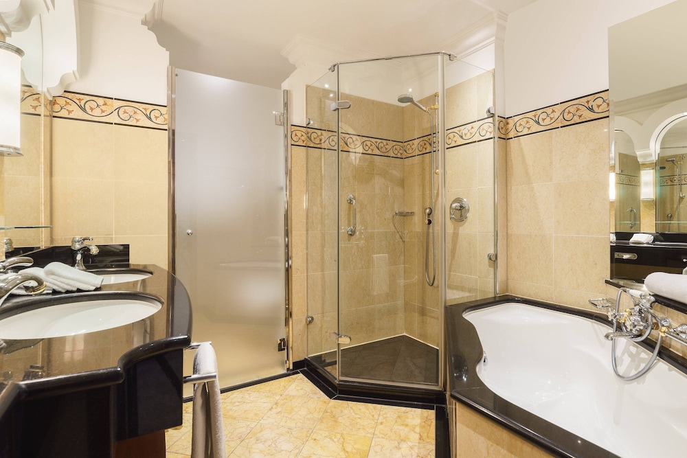Classic Room, 1 Double Bed, Balcony, Garden View (Balcony) - Photo 7