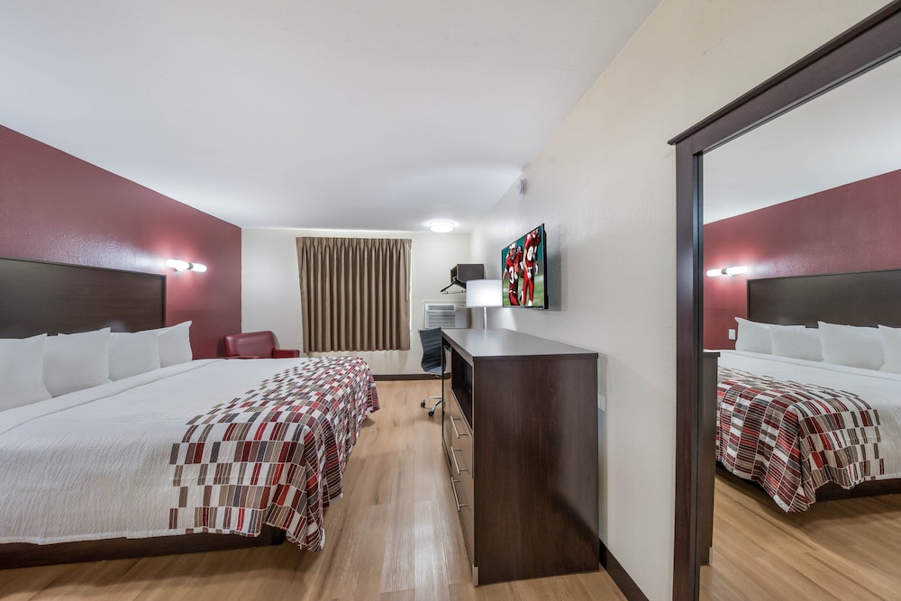 Deluxe Room, 1 King Bed, Accessible, Non Smoking - Photo 1