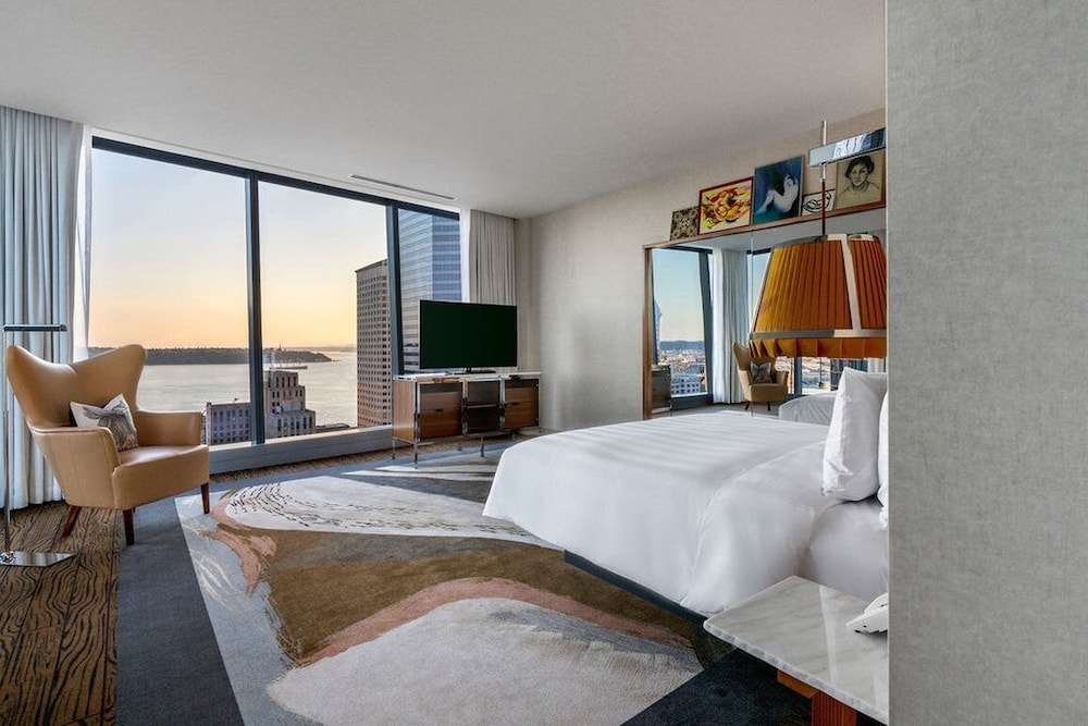 Premier Suite, 1 King Bed, Bay View