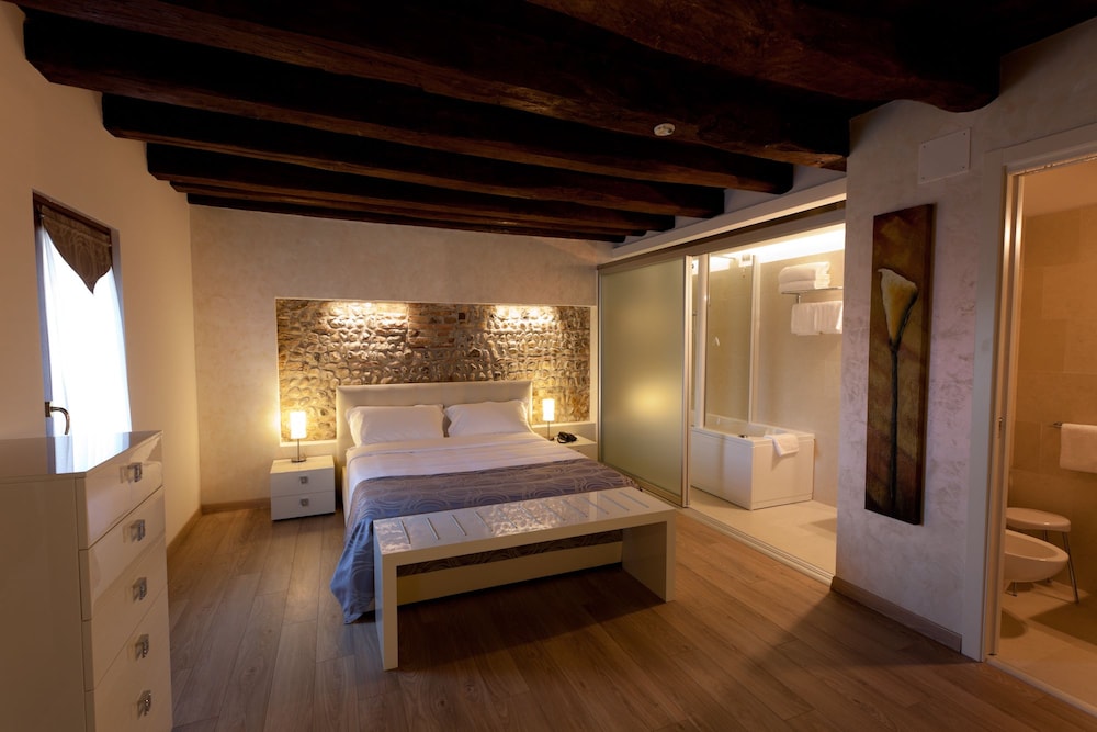 Superior Double Room, Hot Tub photo 1