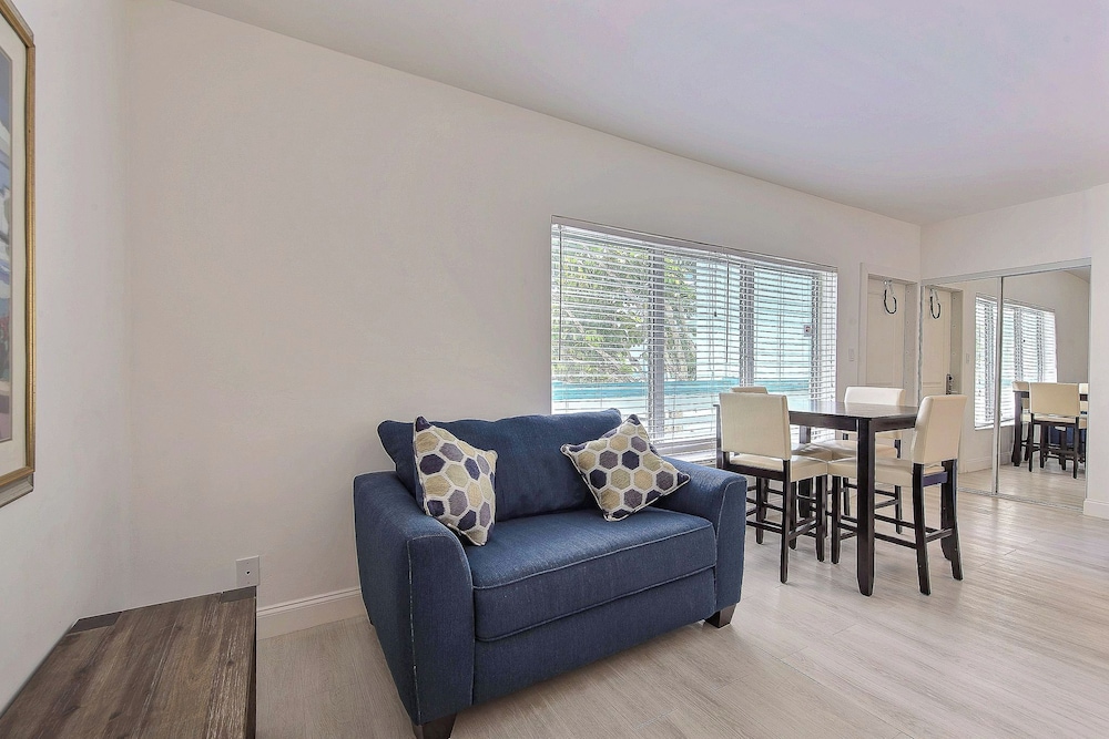 Deluxe Room, 2 Queen Beds, Kitchenette - Photo 4