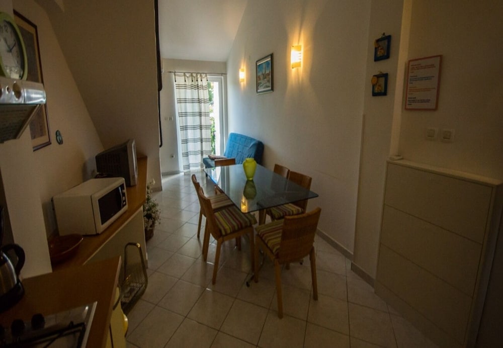 Apartment (Daju - 3 colours - A2 žuti(4+1)) photo 2