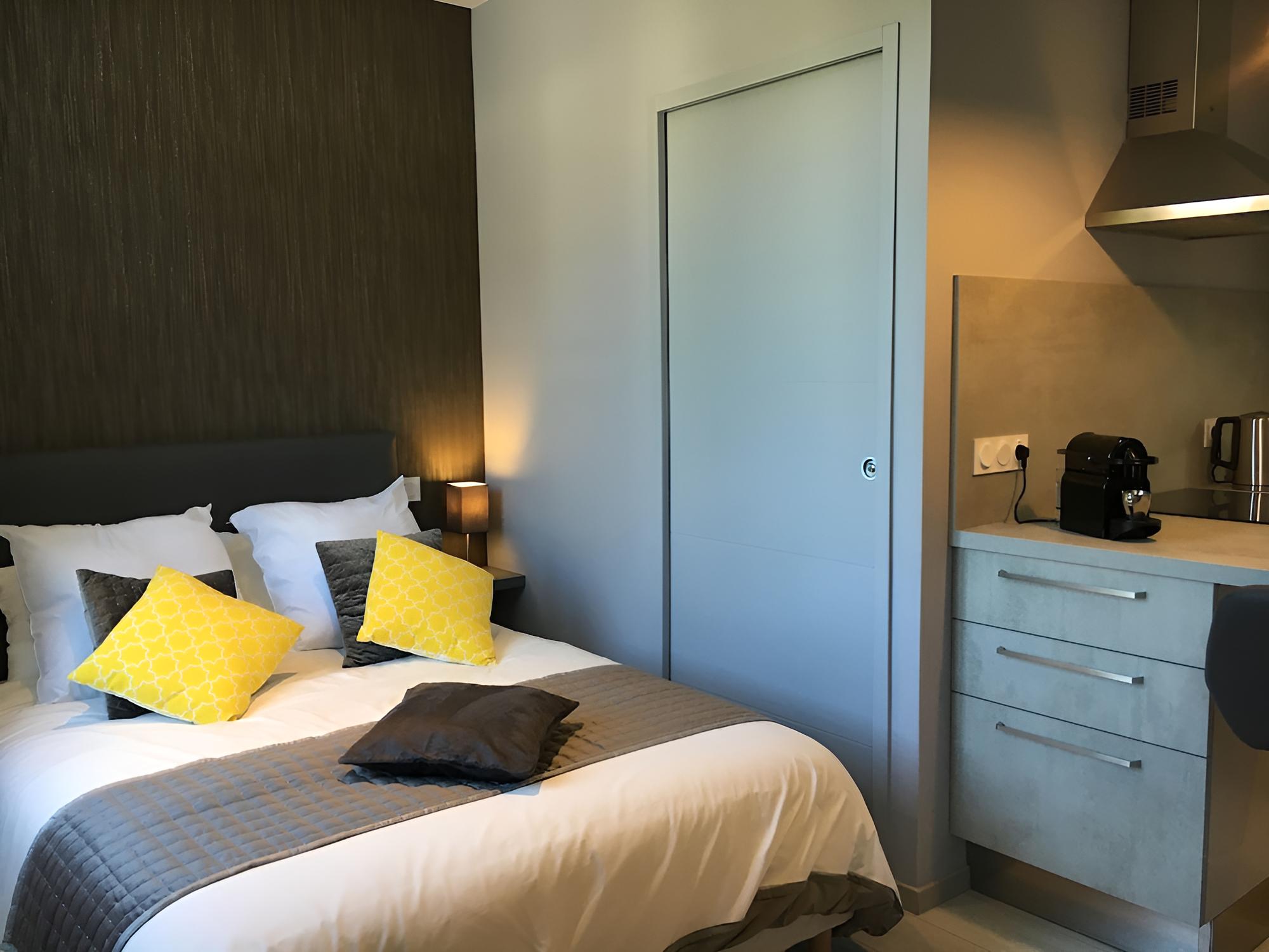 Superior Apartment, City View (Le Corsuet) photo 3