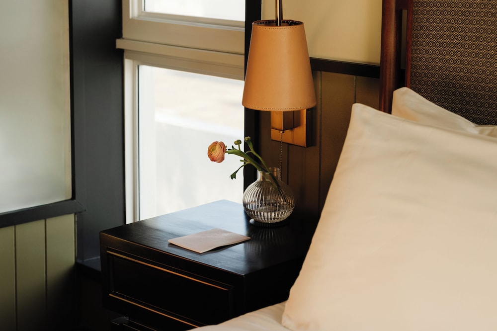 Superior Room, 1 King Bed, Non Smoking thumbnail 6
