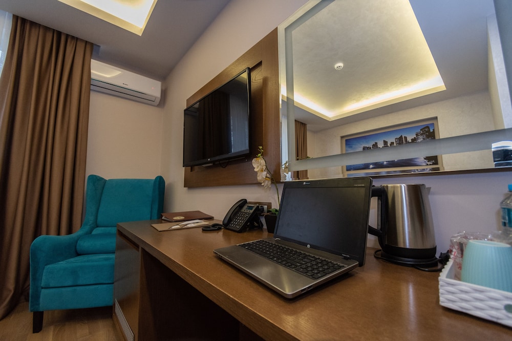 Superior Room, 1 King Bed - Photo 4
