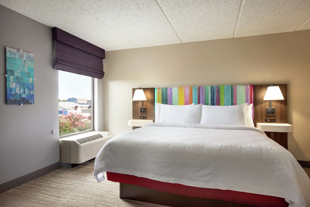 Studio Suite, 1 King Bed, Non Smoking (Shower Only) - Photo 1