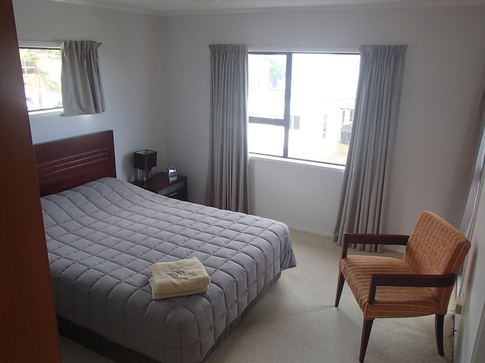 3-Bedroom Apartment (2 Kings, 1 Bunk, 1 Single, 1 Sofabed) photo 1