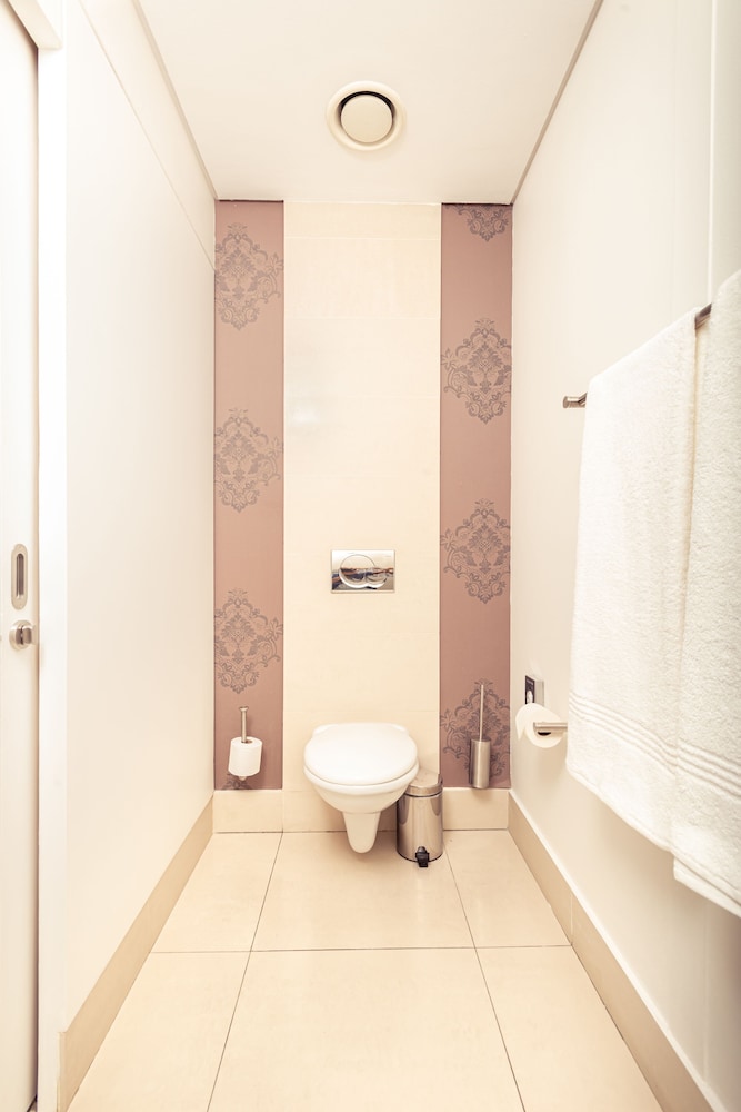Superior Studio Suite - Photo 7