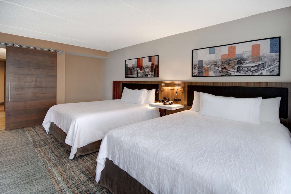 Junior Suite, 2 Queen Beds - Photo 6
