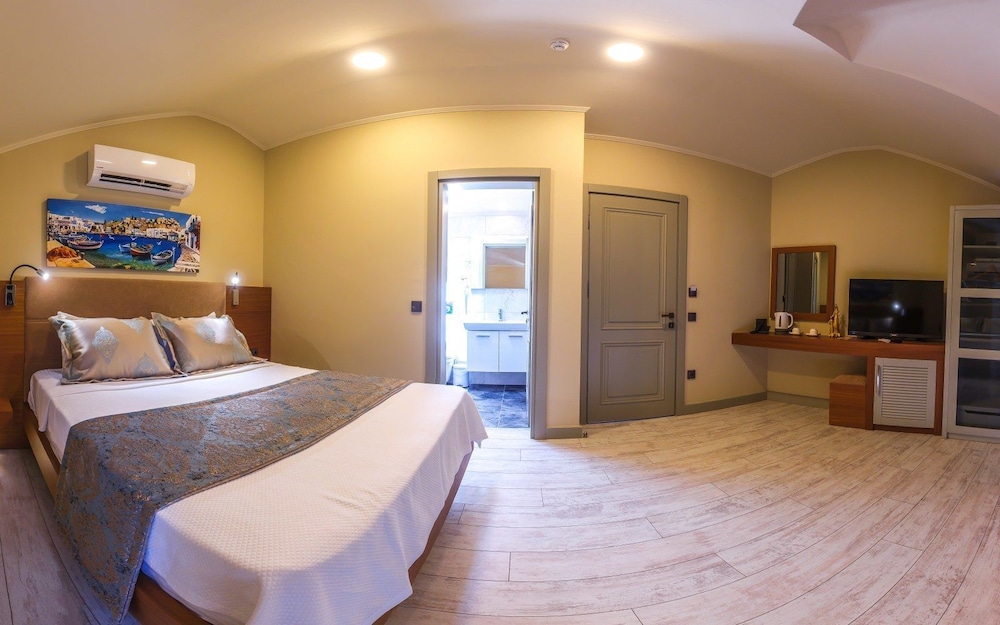 Standard Double Room photo 3