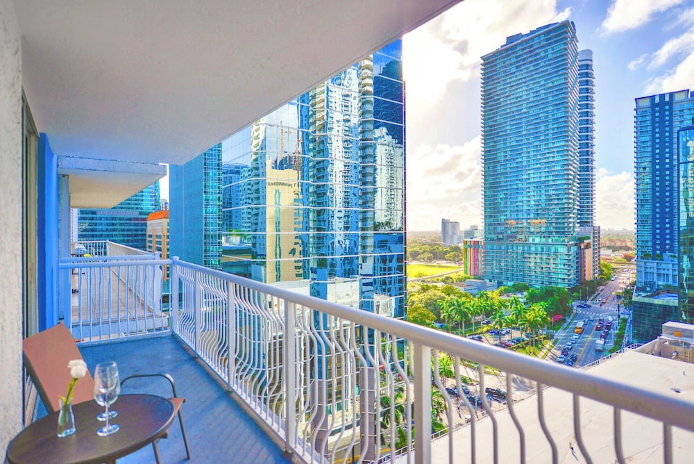 Luxury Condo, 3 Bedrooms, City View photo 2