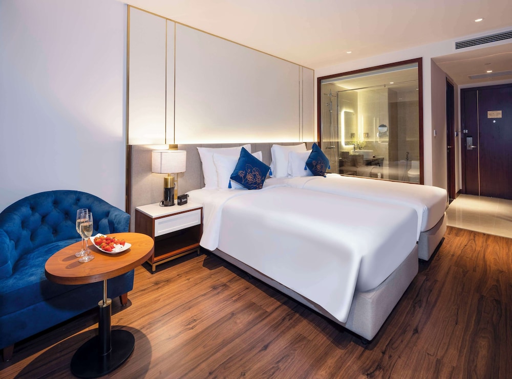 Premier Room, 2 Twin Beds, Balcony, Sea View photo 2