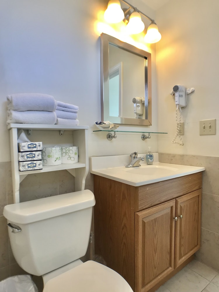 3rd Floor, Front Ocean View, 2 Double Beds, Butlers Pantry, Private Deck photo 3