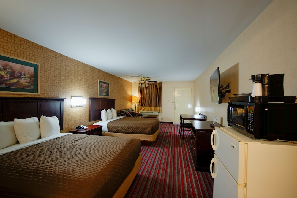 Deluxe Room, 2 Queen Beds photo 1