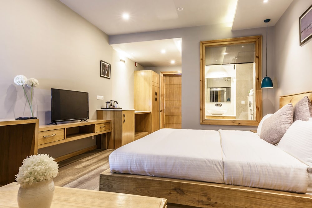 Premium Room - Photo 13