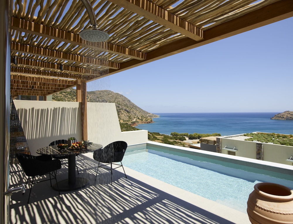 Superior Room with Private Pool - Sea View - Photo 1