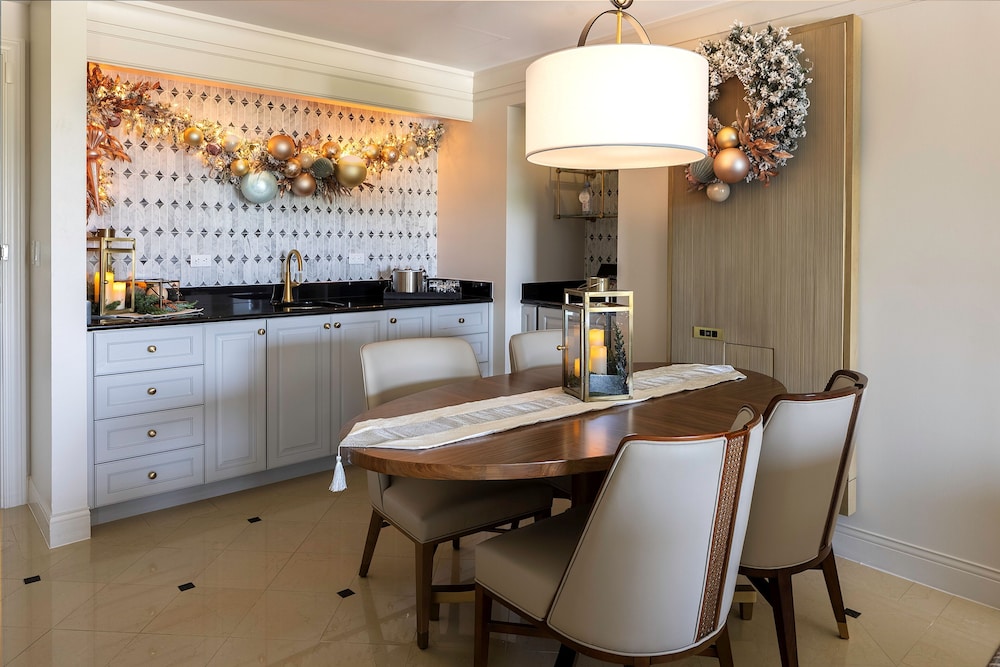 Deluxe Suite, 1 King Bed (Nutcracker)