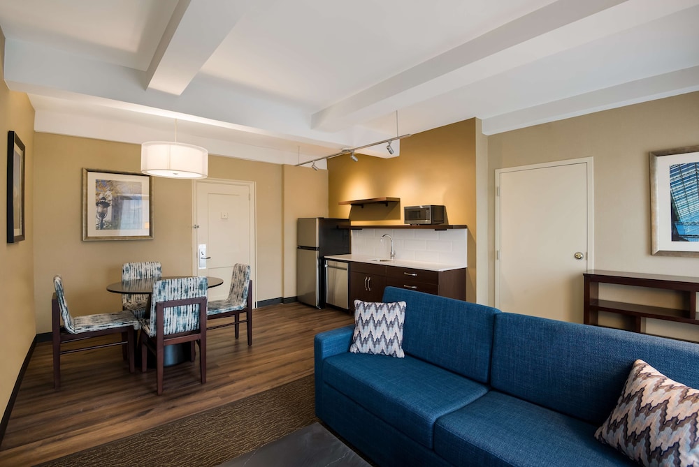 Suite, 1 King Bed, Non Smoking, Kitchenette (Dining Table;Living Room;with Sofabed) - Photo 4