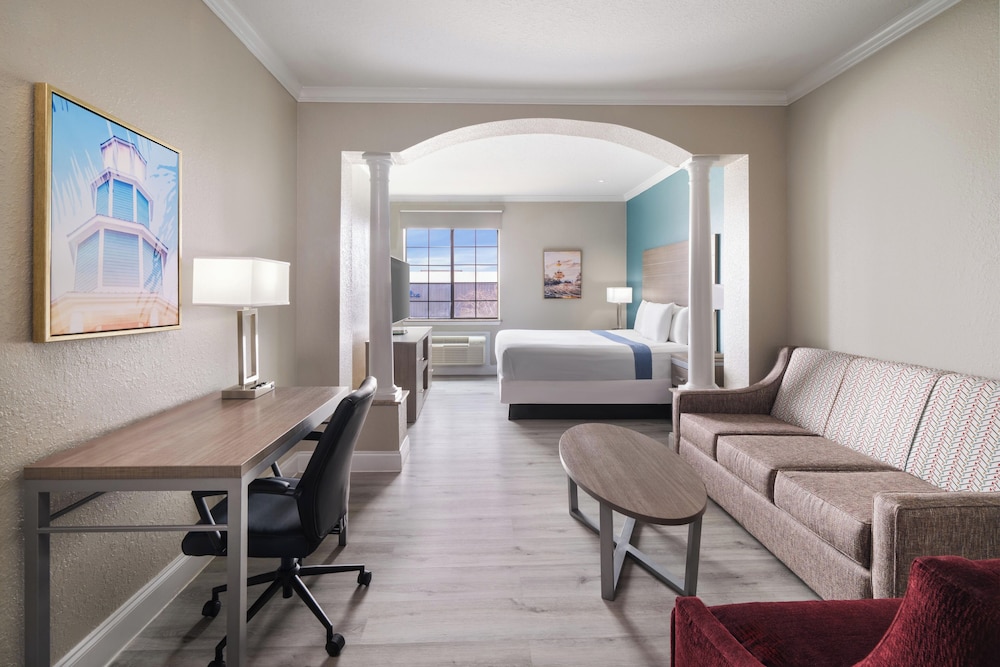 Deluxe Room, 1 King Bed, Non Smoking (with Sofabed)
