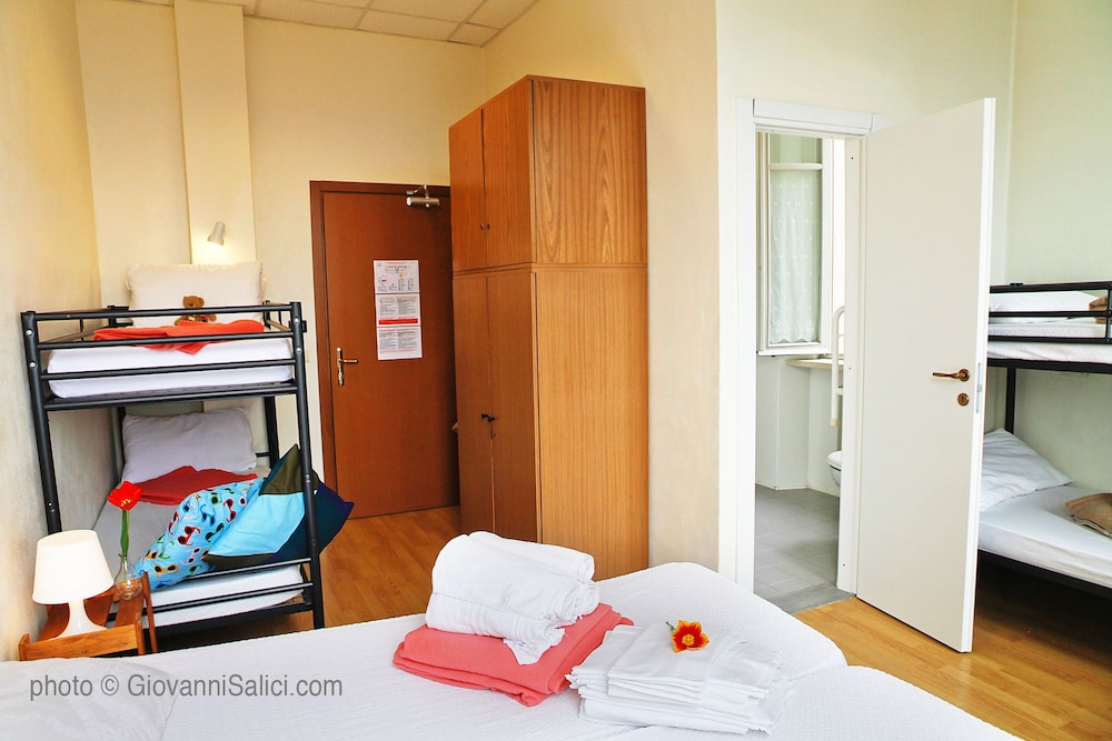 Basic Room, Multiple Beds, Ensuite