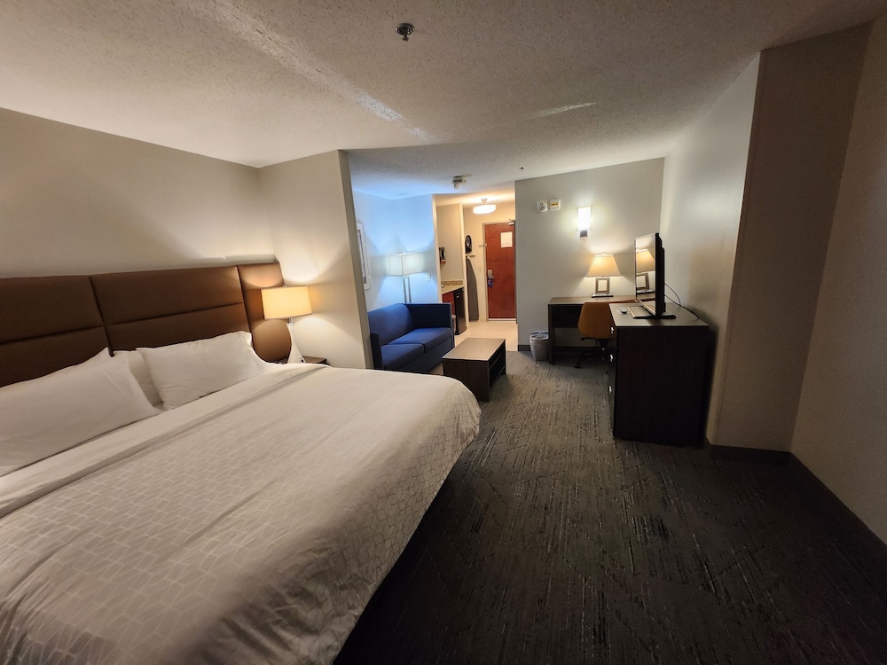 Suite, 1 Queen Bed, Fireplace - Photo 3