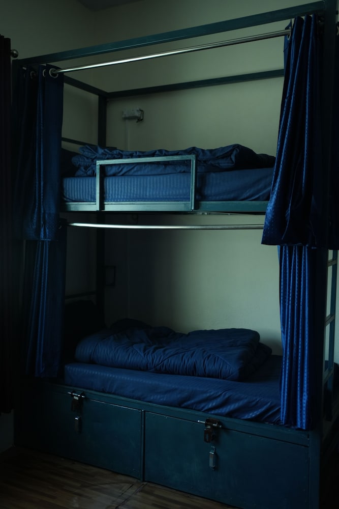 Shared Dormitory, Women only, Mountain View photo 2