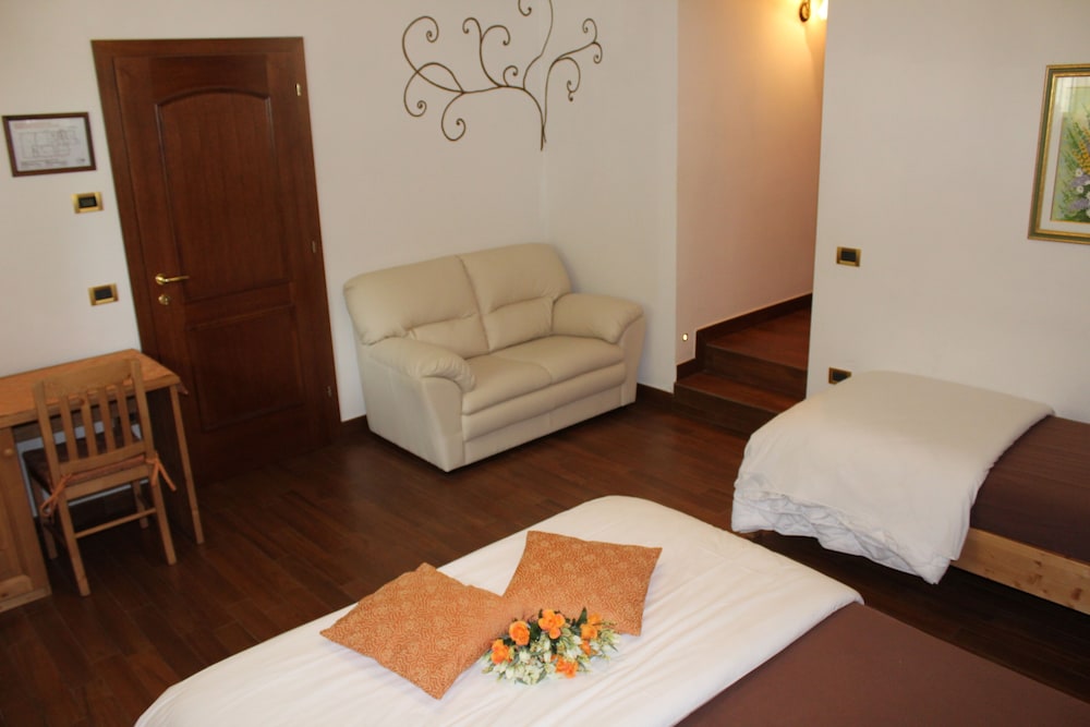 Triple Room photo 2
