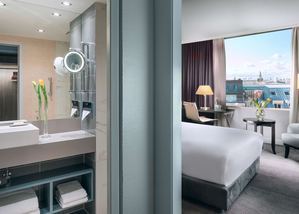 Suite, 1 King Bed