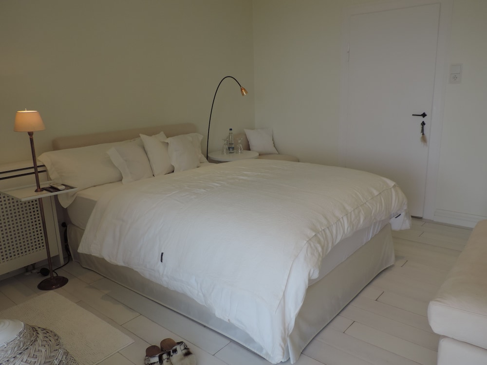 Basic Double Room photo 3